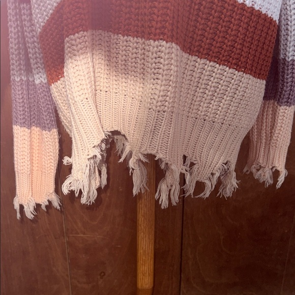 Miracle Multicolor V-Neck Fringed Sweater - Picture 5 of 7